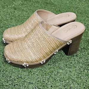 C COMFORT | SHIMMERY WOVEN STRAW GRASS DAISY STUDDED PLATFORM HEELED CLO…